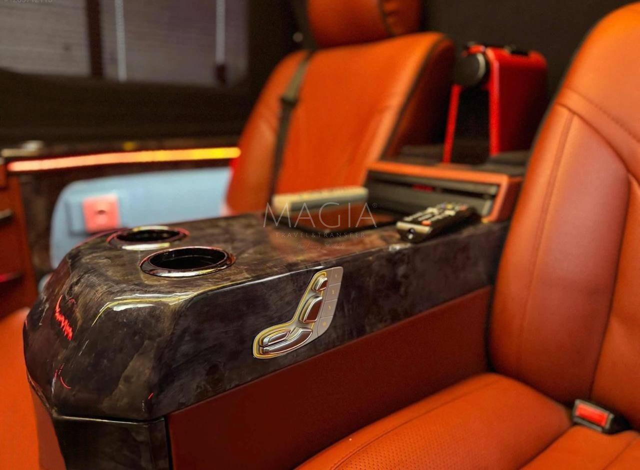 Mercedes-Benz Business Class lounge